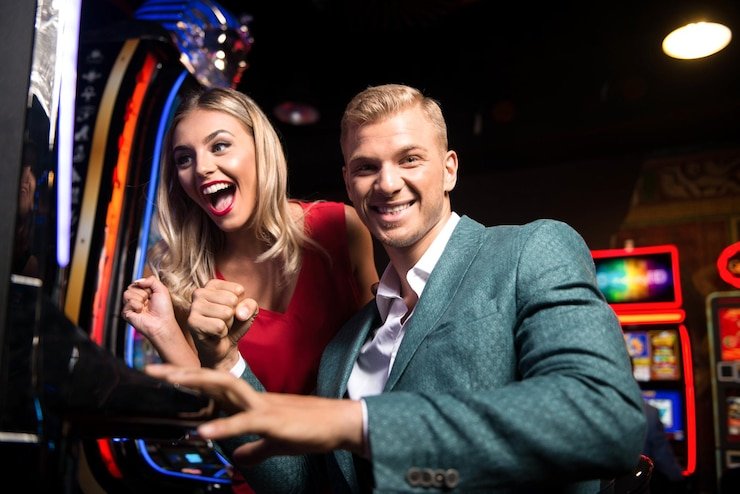 Tampilan live dealer Sic Bo dengan tiga dadu dan meja taruhan di platform dj togel